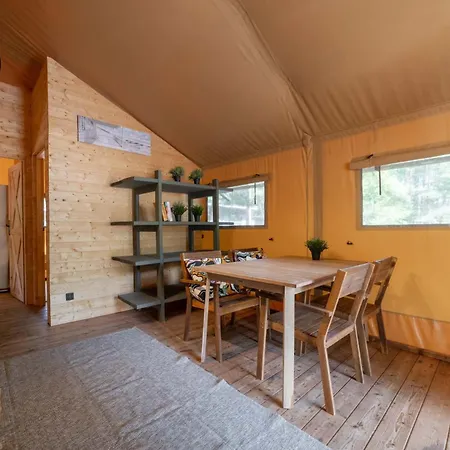 Camp Bursztynowy キャンプ場 グダニスク