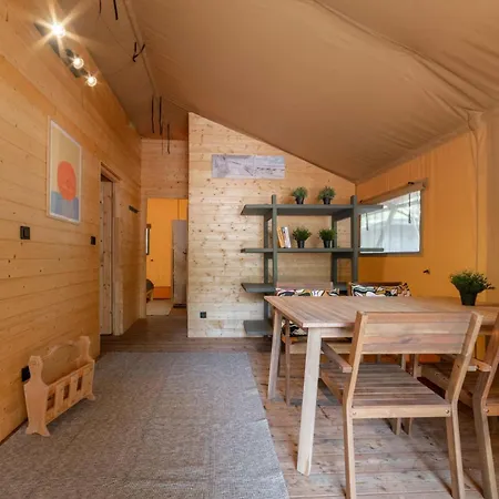 Camp Bursztynowy Kemping *